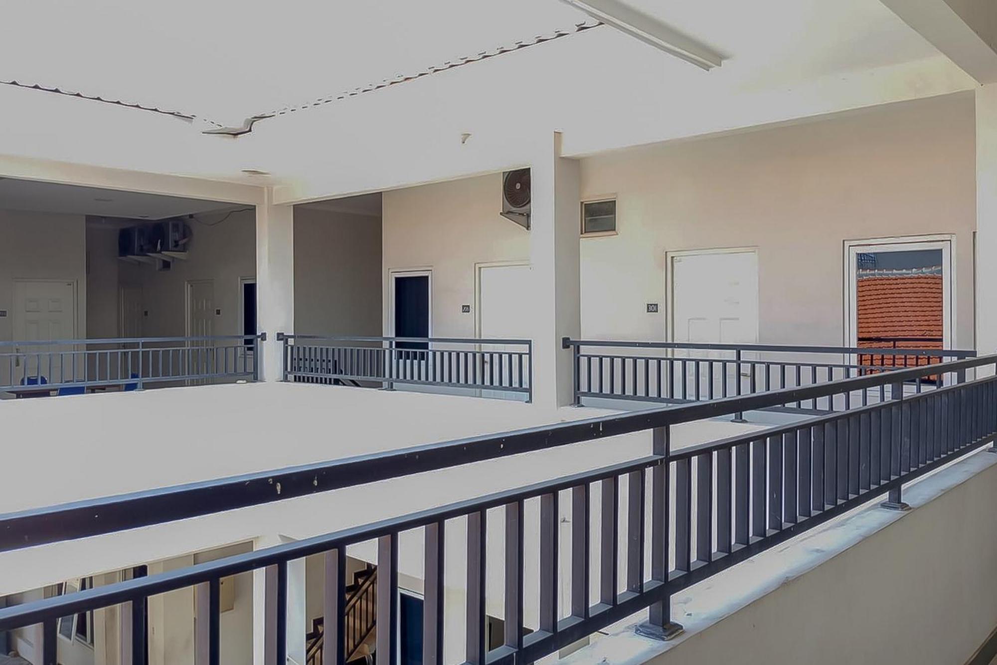 Waringin Guest House Tegal Mitra Reddoorz Exterior foto